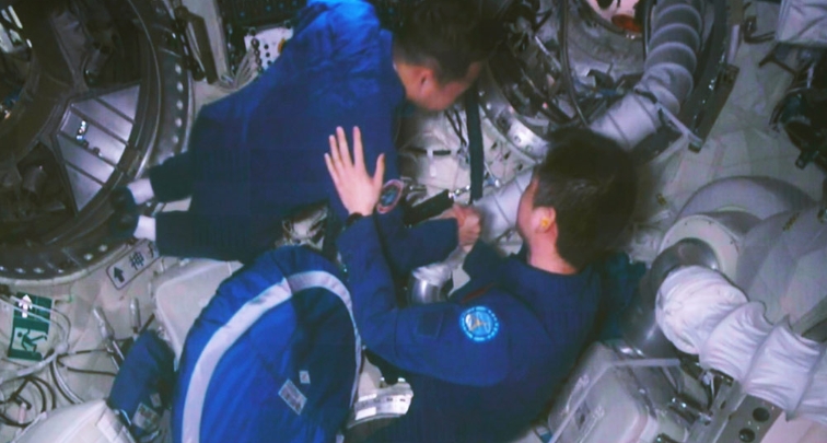 Chinas sechs Astronauten in zwei Missionen schaffen historisches Treffen im Weltraum