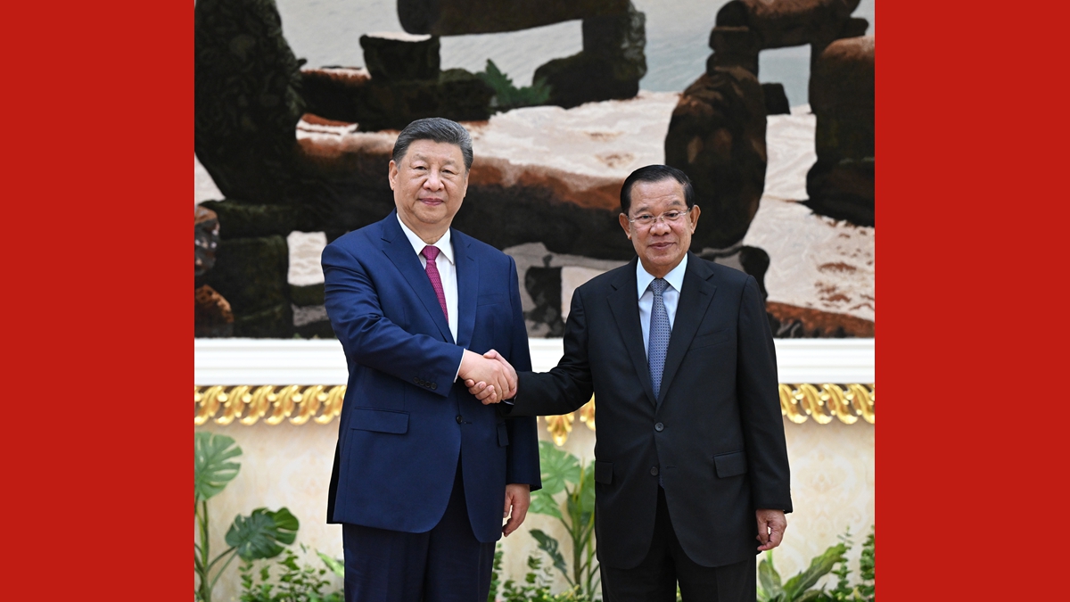 Xi Jinping führt Gespräch mit Kambodschas Senatspräsidenten Hun Sen